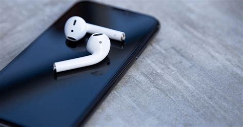 How to Pause Music with AirPods: Tips and Tricks for an Efficient Experience